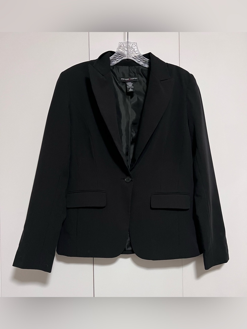 New York & Company Women’s Size 6 Single Button Black Pinstripes Stretch Blazer